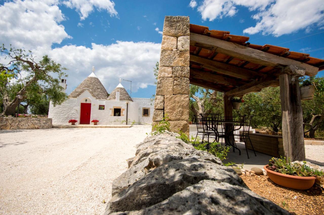 I Trulli Degli Ulivi Villa Locorotondo Exterior photo