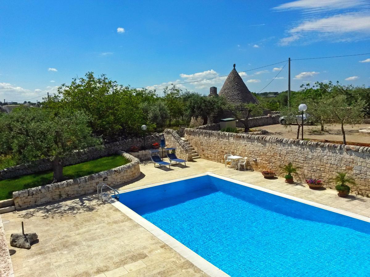 I Trulli Degli Ulivi Villa Locorotondo Exterior photo